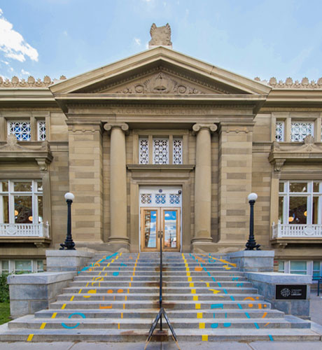 A photograph of the entrance of Memorial Park Library. 