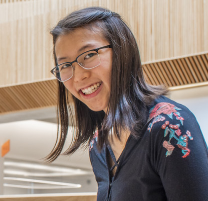 Photograph of Iris Ngo.